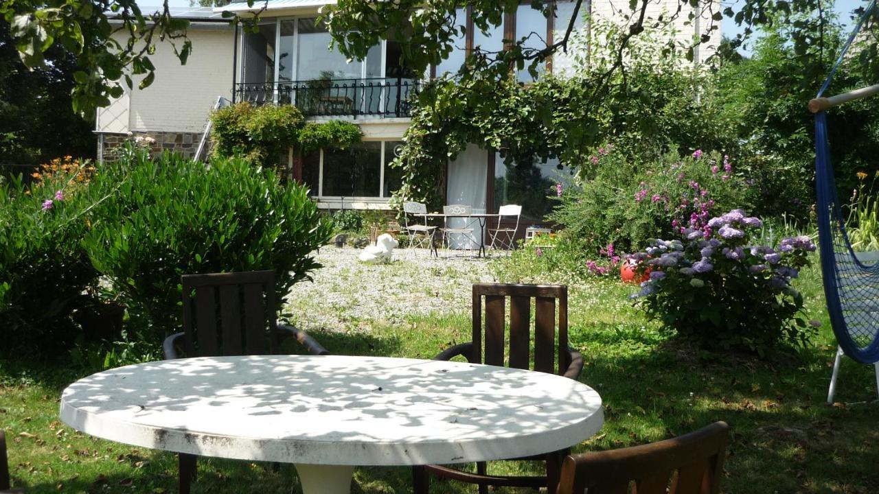 Dinant La Bergeronnette Avec La Chaleur Du Feu De Bois Et Le Jardin Villa Exterior foto